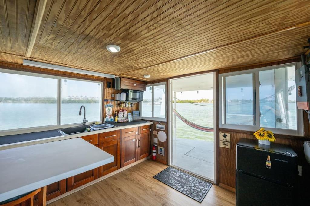 Beautiful Houseboat In Key West Hotel Eksteriør billede